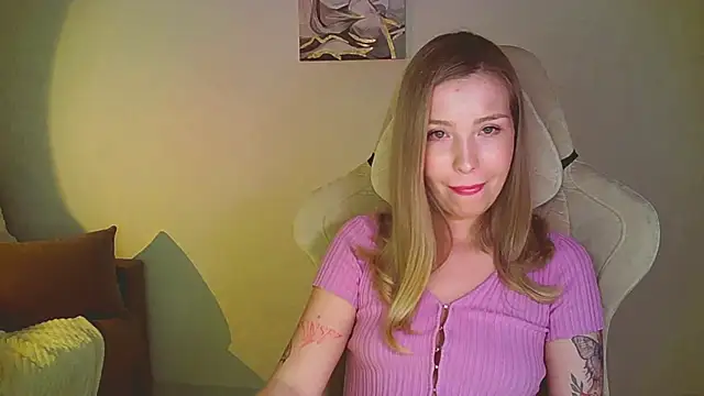 mia raspberrie online show from June 22, 9:56 pm