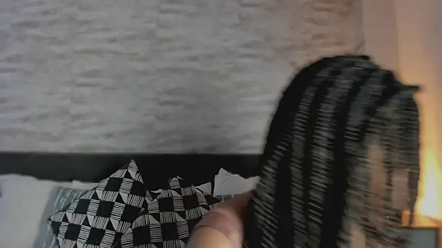 Anneth  M online show from February 24, 7:45 pm