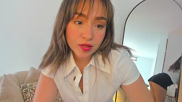 SofiMeza online show from October 13, 3:25 pm