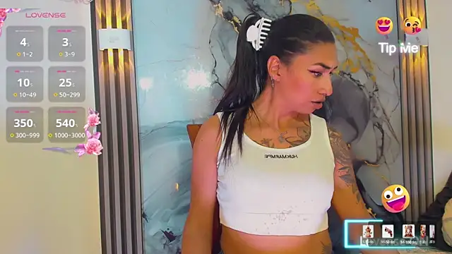 khiara moretti online show from March 9, 7:39 pm