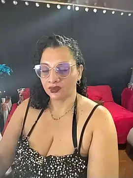 Aleja Gonzales online show from July 18, 10:45 pm
