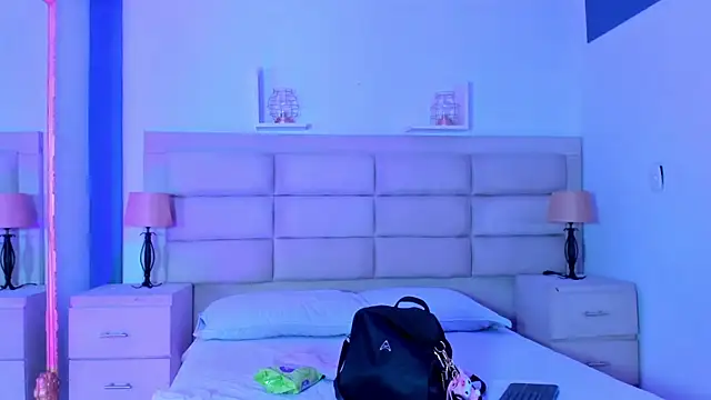 Agathaargent  online show from October 29, 4:17 am