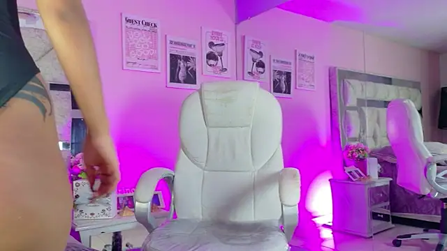 Sara Greey online show from April 17, 2:08 pm