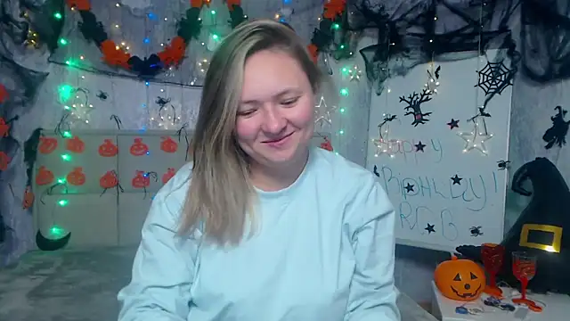 SallyVerda online show from October 26, 6:25 pm