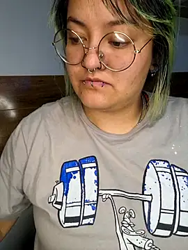 lucky-leah online show from November 20, 4:46 am