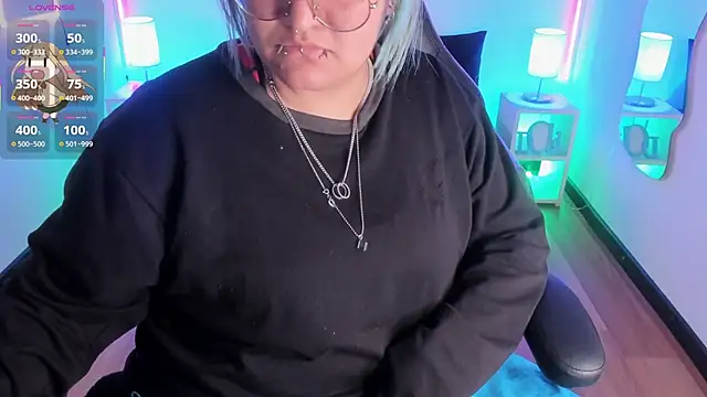 lucky-leah online show from January 16, 4:19 am