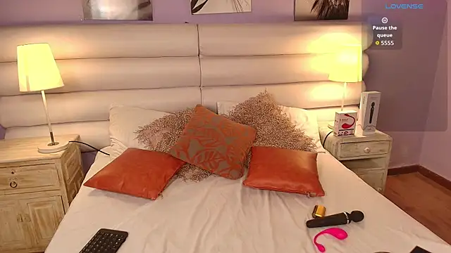Snapshot of milan_sweet chatting on September 8, 8:19 pm milan sweet online show from September 8, 8:19 pm