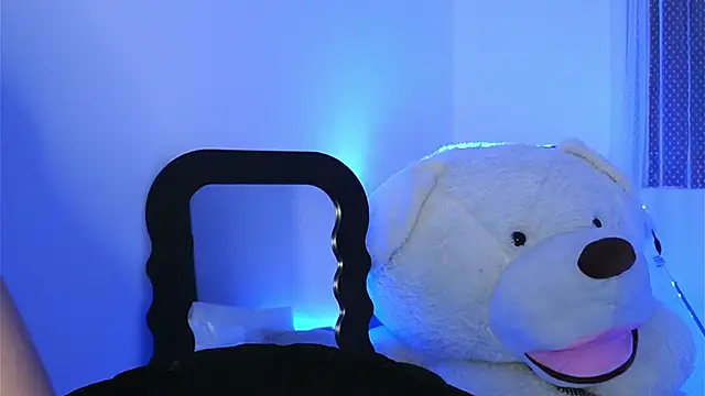 ivyleague  online show from February 28, 6:18 pm