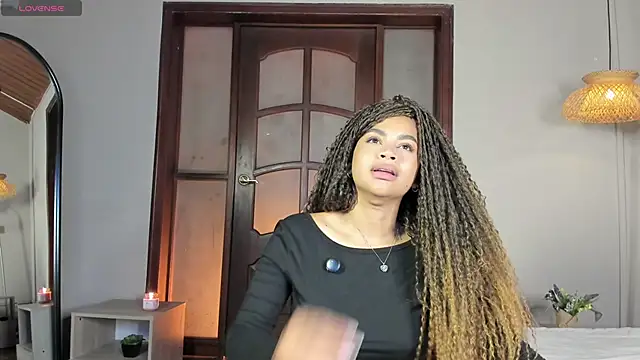 nayah   online show from March 9, 7:50 pm