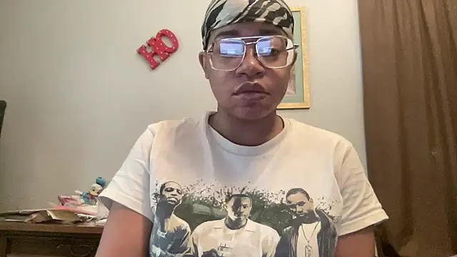 MommyConfident online show from November 16, 8:09 pm