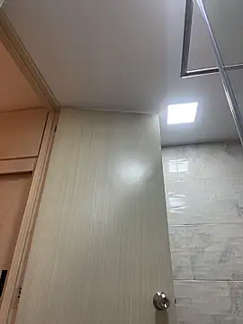 uniquerossie online show from February 3, 6:51 am