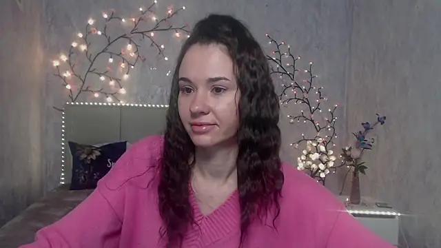 KaraCriegs online show from April 15, 6:08 pm