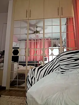 Ina HotX online show from September 19, 2:05 pm