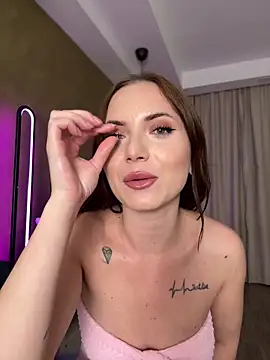 AvaGianna online show from November 1, 4:22 pm