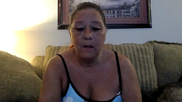 LexxiLeeds online show from February 16, 12:05 pm