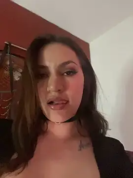 Snapshot of Lucyerobbie chatting on September 15, 2:42 am Lucyerobbie online show from September 15, 2:42 am
