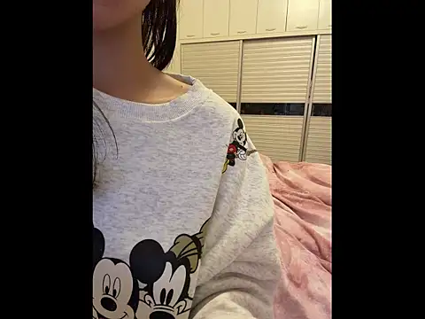 -Lucky Girl online show from March 28, 9:31 am