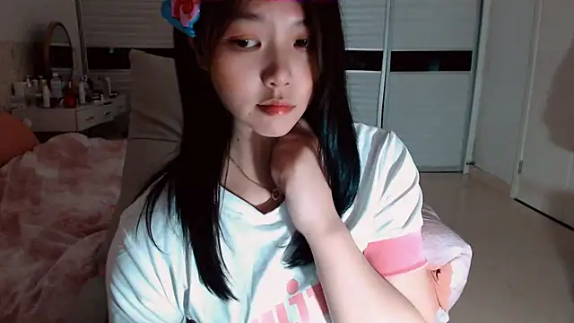 -Lucky Girl online show from December 3, 1:46 pm