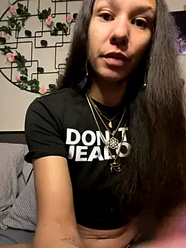 Snapshot of _Neeka_ chatting on October 22, 2:00 pm Neeka online show from October 22, 2:00 pm
