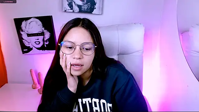 SamanthaRoldaan online show from March 6, 12:55 pm