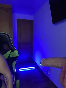 leila 22 online show from February 10, 7:55 am