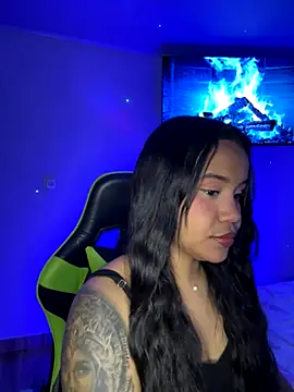 leila 22 online show from November 8, 7:13 am