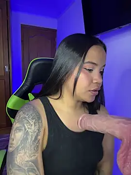 leila 22 online show from February 9, 7:54 am