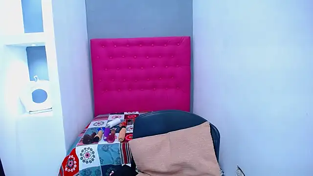 KatrinaQueen1 online show from November 27, 4:48 am