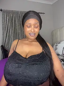 Bustygoddess32 online show from July 6, 10:34 pm