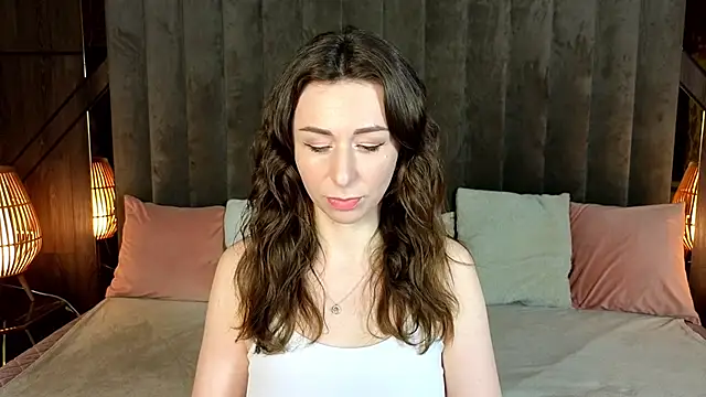 KimmmLi online show from December 2, 2:08 pm