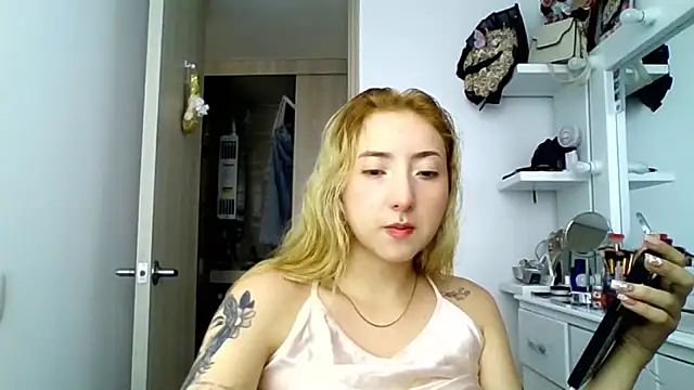 Barbie girl 69 online show from December 5, 8:32 pm