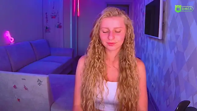 Snapshot of AmaliaQueen chatting on September 22, 3:10 pm AmaliaQueen online show from September 22, 3:10 pm