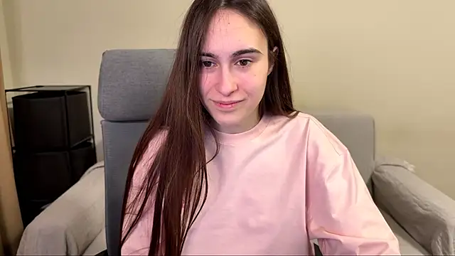 AliceKolltt online show from April 8, 8:55 pm