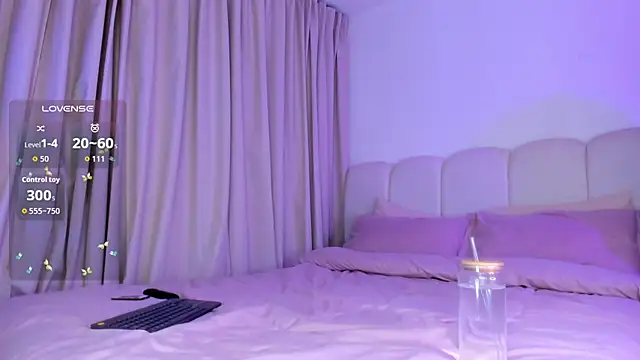 Hanna hross online show from July 5, 1:56 am