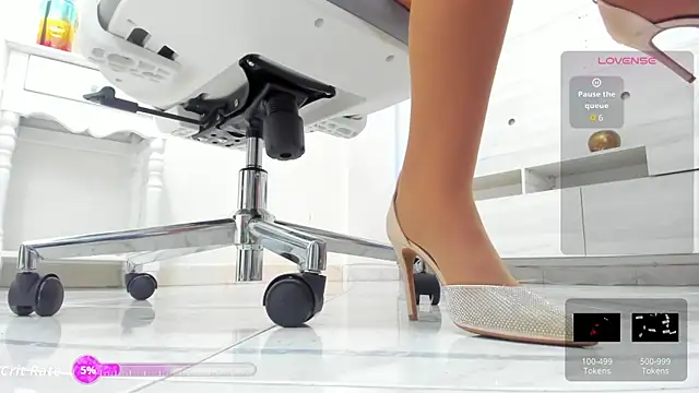 melina thomson online show from October 28, 4:51 am