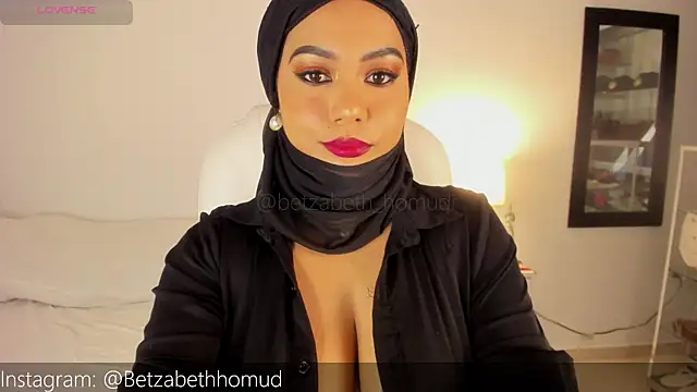 BetzabethHomud0 online show from December 21, 8:35 pm