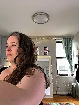 sylviahhh online show from April 1, 9:34 pm