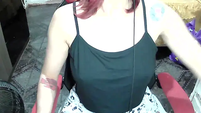 ManuEscarlate13 online show from September 22, 1:37 am