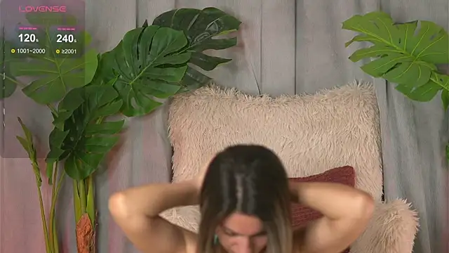Snapshot of JuliaRichard chatting on September 11, 6:47 am JuliaRichard online show from September 11, 6:47 am