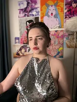 HoneySweetBee online show from April 8, 9:39 pm