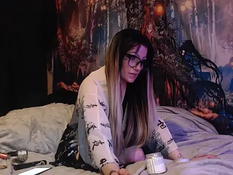 HighCityHoney online show from November 17, 9:15 pm