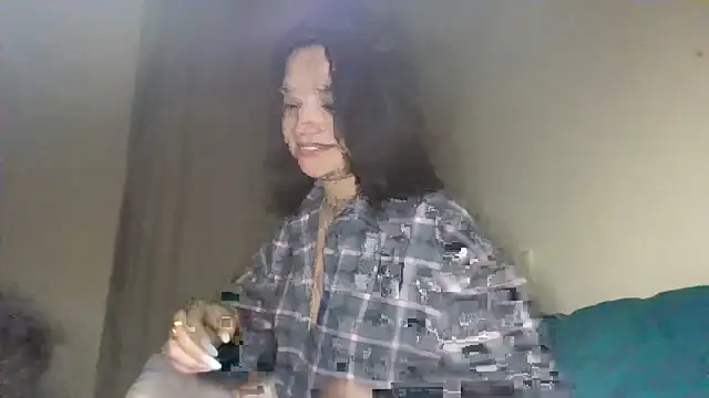 Linusya online show from December 3, 6:10 pm