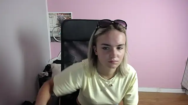 viktoria lovely online show from July 22, 8:04 am