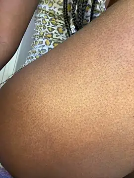 NicholScully online show from April 10, 11:33 pm