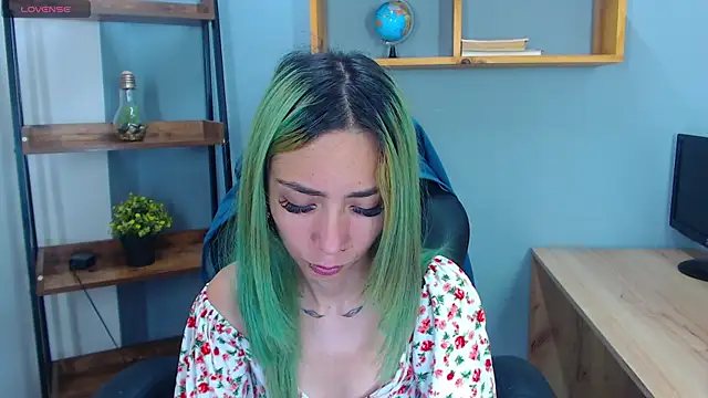 Erika Stevens online show from November 5, 2:55 pm