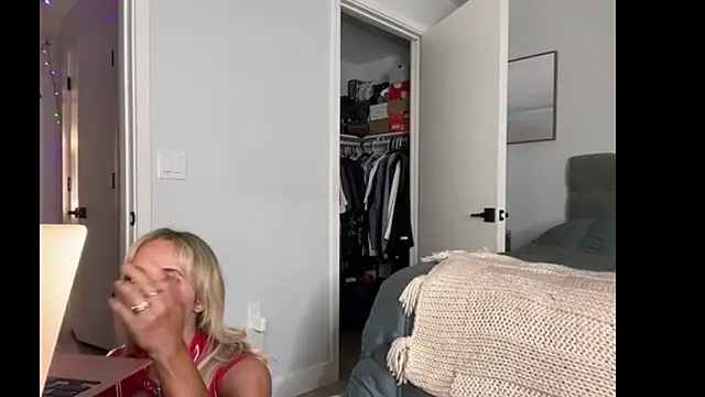 ElenaErickson online show from July 14, 2:05 am