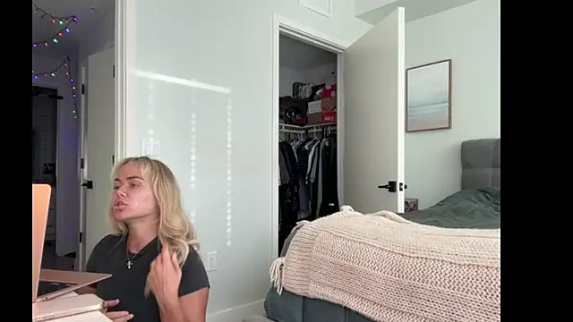 ElenaErickson online show from July 12, 1:17 am