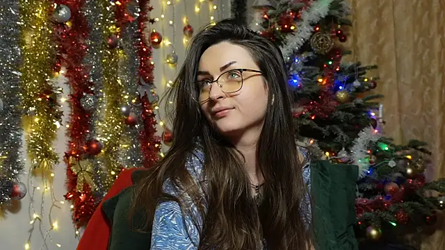 NaughtYHomemadE online show from December 19, 1:58 pm