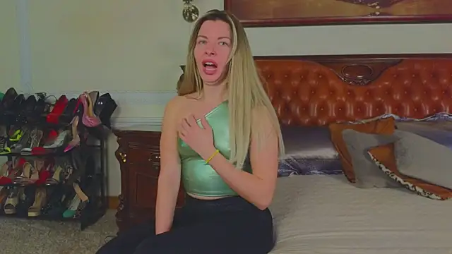 Real Tini online show from February 20, 6:26 am