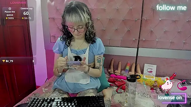 neeko princes online show from November 27, 12:30 pm